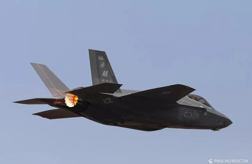 “بلومبرغ”: فشل تحديث برمجيات “إف-35” يترك المقاتلات الأمريكية تحلق فوق إيران بـ “أنظمة قديمة”